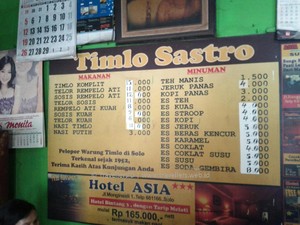 Siang Hari di Solo, Waktunya Icip Timlo Sastro Pasar Gede