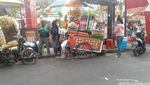 Siang-siang di Jakarta, Enaknya Wisata Kuliner Tahu Gejrot Kebayoran Lama
