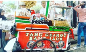 Siang-siang di Jakarta, Enaknya Wisata Kuliner Tahu Gejrot Kebayoran Lama