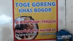 Siang-siang Enaknya Makan Toge Goreng Bogor