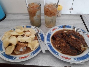 Siang-siang Enaknya Makan Toge Goreng Bogor