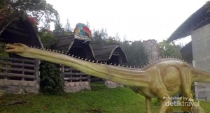 Siap-siap Diserbu Dinosaurus di Berastagi