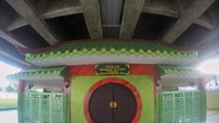 Masjid Babah Alun tampak dari depan