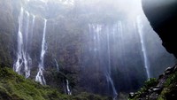 Air terjun tumpak sewu dari bawah