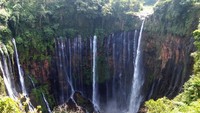 Air terjun tumpak sewu dari atas