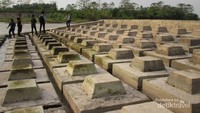 Beton bendungan yang bertumpuk tumpuk