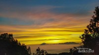 Sunrise dari pos Ghober Hoet