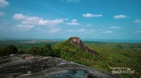 Batu Baginde #Pegipegiyuk #JelajahiIndonesiamu @pegi_pegi