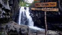 Papan nama curahan hati Curug Sigeong