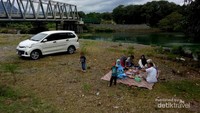 Suasana alami di sekitar desa