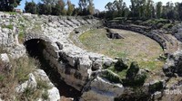 Roman Ampitheater yang dibangun pada abad ke 2. Digunakan para gladiator untuk bertarung melawan hewan buas seperti singa