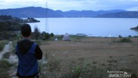 Memandang Danau Toba dari Bukit Beta
