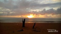 Semburat pagi di pesisir timur kota balikpapan