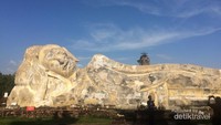 Patung Buddha tidur