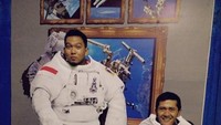 Seru-seruan berfoto di Space Action Photo Booth