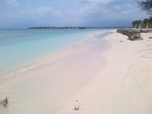 Snorkeling di Laut Bening Pantai Senggigi