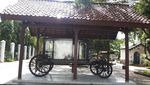 Soe Hok Gie & Patung Wanita Menangis di Museum Taman Prasasti