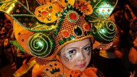 Si kecil yang ikut berpawai