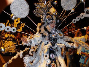 Solo Juga Punya Parade Sekelas Mardi Gras!
