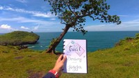 this is it, Pantai Kesirat! -Jogjabeginilah caranya ninggalin jejak kalau bepergian sendiri.. karena gak bisa ada dalam foto, at least bisa lettering untuk keterangan tempatnya..