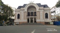 Opera Building