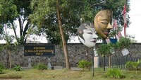 Stadion R. Maladi yang akan dijumpai di Solo City Walk (meenviro.blogspot.com)