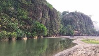 Danau Cinta, Danau Air Tawar di Pantai Sine