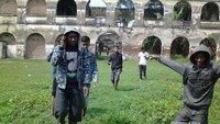 wisatawan di Benteng Van Den Bosch