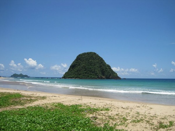 Pulau Merah (kotaikan.blogspot.com)