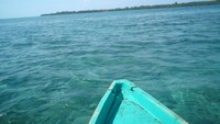 Di atas perahu motor