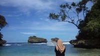 Sepi di Pantai Ngliyep