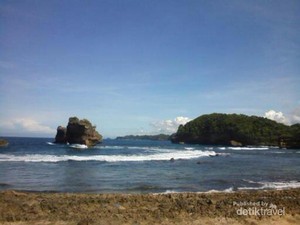 Sst, Ini 2 Pantai Indah di Selatan Malang