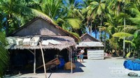 Rumah penduduk pulau Gili Labak