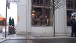 Starbucks Pun Ditabrak Tembok Berlin