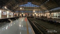 Peron Stasiun Tanjung Priok