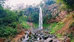 Suasana di Air Terjun Grojogan Sewu yang Menyejukkan