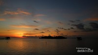 Senja terlihat dari ujung Dermaga Mrican Karimunjawa
