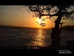 Suatu Senja di Pantai Kesirat