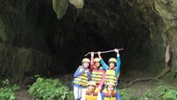 Harus treking dulu sebelum body rafting
