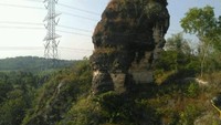Penampakan Ombah Demit yang menjadi icon objek wisata Bukit Patrum.