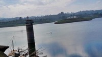 Danau dengan airnya yang begitu tenang