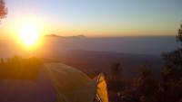 Mengintip pagi di sini serasa berbeda