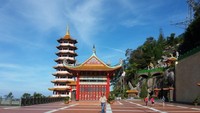 Suasana pagi di Chin Swee Temple