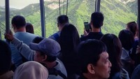 Pemandangan Gunung Seorak dari dalam Cable Car yang sangat indah.