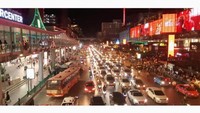 suasana di tengah kemacetan kota Bangkok