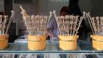 Suka Kuliner Ekstrem? Coba Icip Sate Kalajengking!
