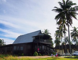 Sukabumi Juga Punya Tanah Lot