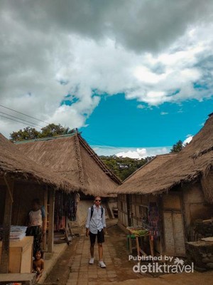 Suku Sasak Lombok: Tradisi Kawin Lari & Rumah dari Kotoran Kerbau
