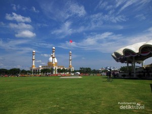 Sumatera Utara Punya Masjid Secantik Ini