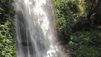 Air terjun di bawah puncak Sumber Pitu